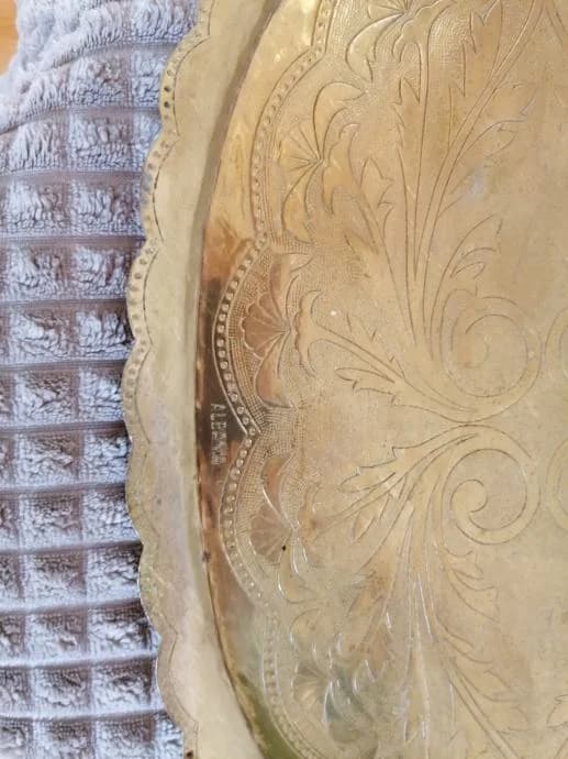 Albanska tacna od mesinga s bogatim dekorom 5
