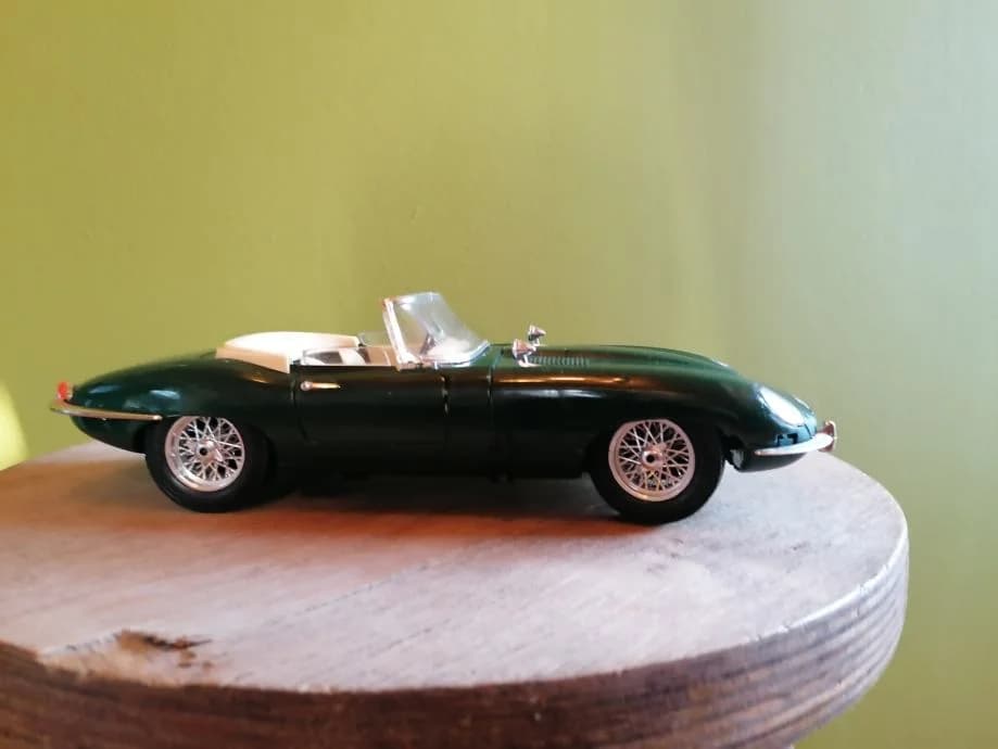 Burago Jaguar E-Type 1961 kolekcionarski model 1:18 2