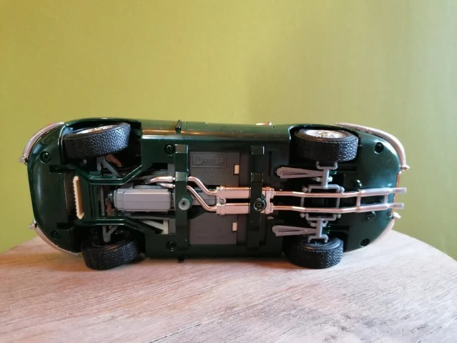 Burago Jaguar E-Type 1961 kolekcionarski model 1:18 3
