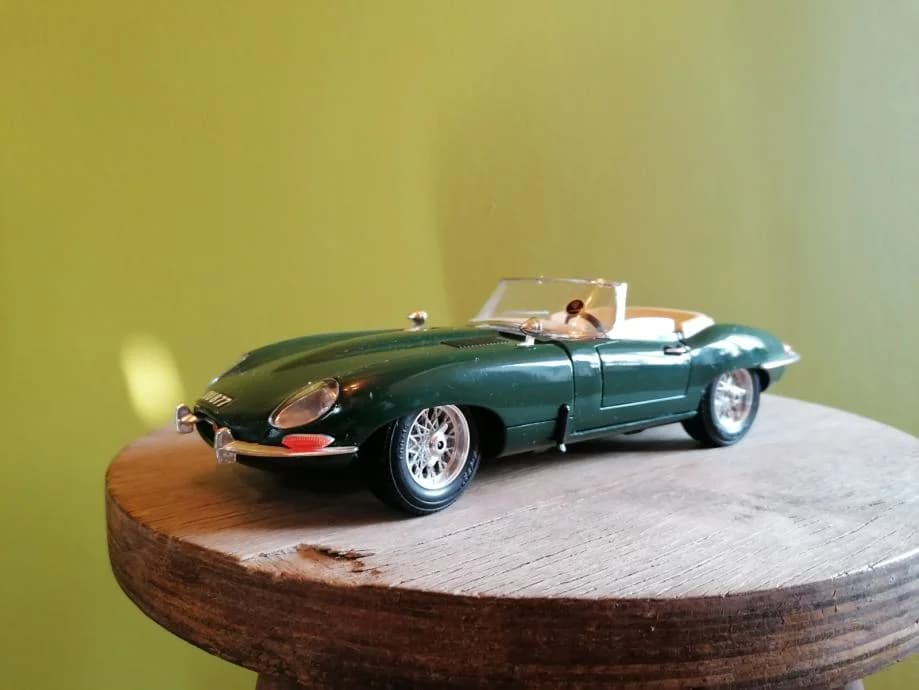 Burago Jaguar E-Type 1961 kolekcionarski model 1:18 8