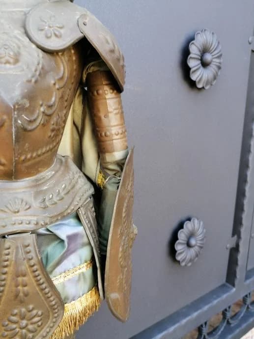 Figura viteza od metala 2