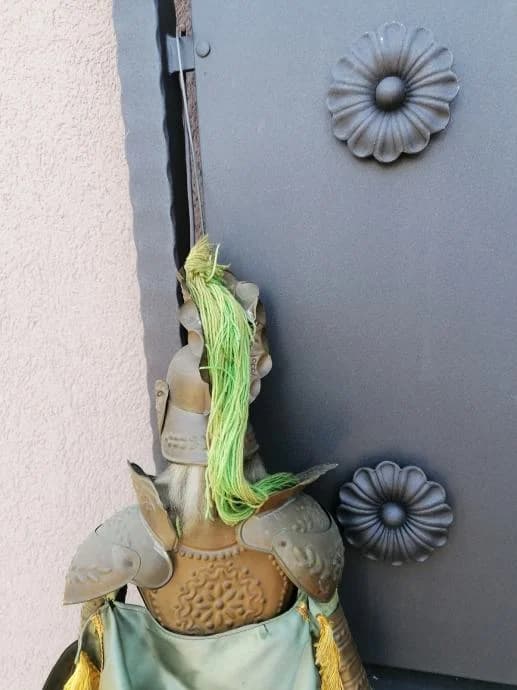 Figura viteza od metala 6