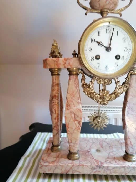 Francuski kaminski sat od mesinga, stakla i mramora 7