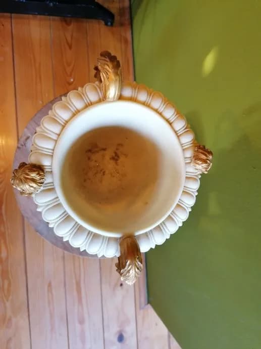 Neoklasicistička posuda od alabastera 2