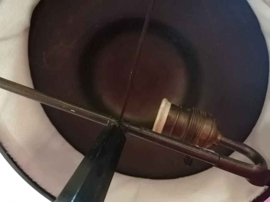 Secesijska lampa od baršuna i metala 3