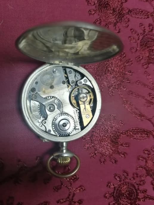 Secesijski džepni sat od mesinga i emajla s mehanizmom 5