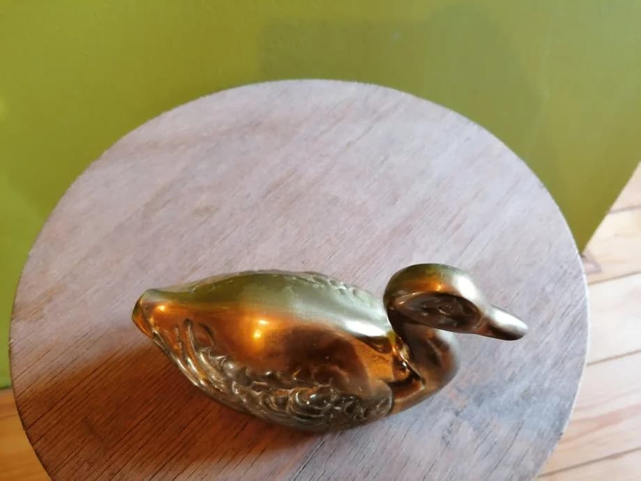 Skulptura patke od mesinga 2
