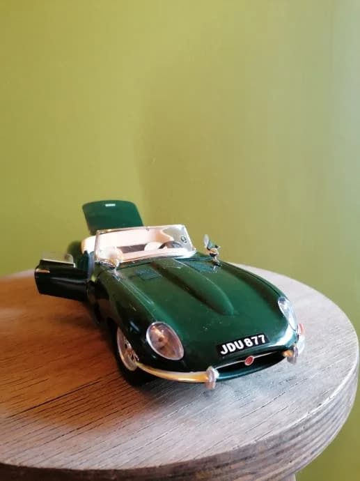 Burago Jaguar E-Type 1961 kolekcionarski model 1:18